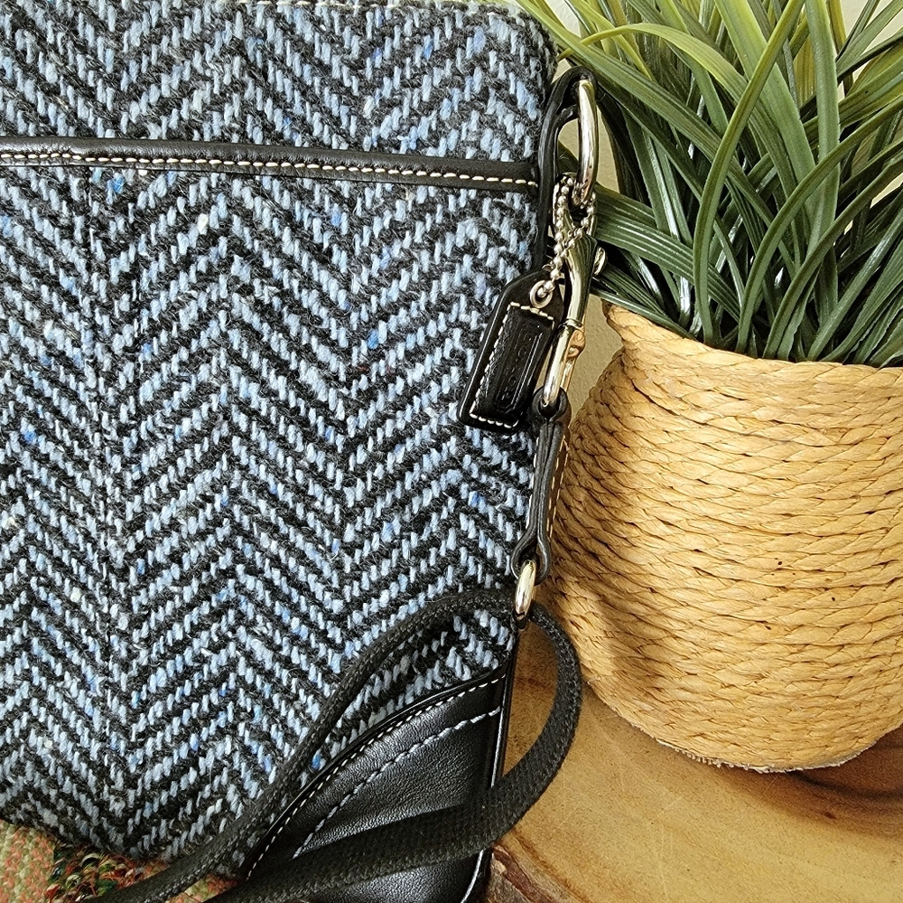 Coach wool crossbody bag Rare - Picture 3 of 9